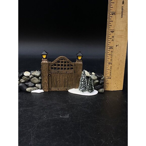 Department 56 Dickens Village 1998 Fieldstone Entry Gate #52718 - Picture 4 of 6